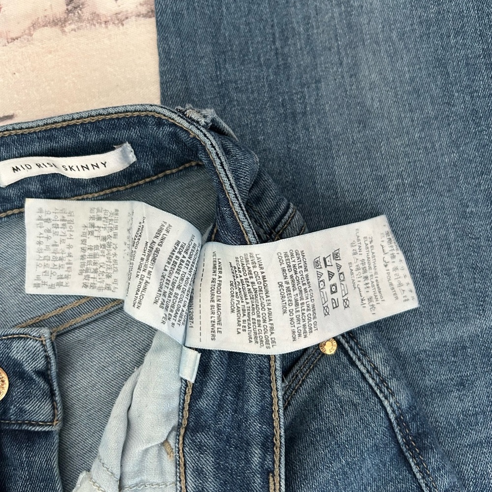 Guess Mid Rise Skinny Jeans Retro - Picture 7 of 15